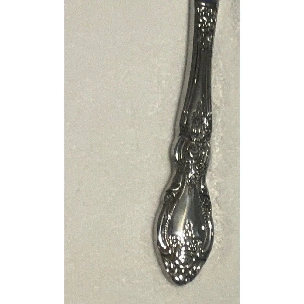 Oneida Michelangelo 9.25” Solid Handle Dinner Knife - 18/10 Stainless